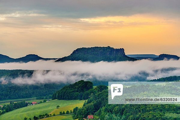 Nationalpark  Europa  Berg  Gesundheit  frontal  Urlaub  angreifen  Ansicht  1  Tisch  Deutschland  Rathen  Sandstein  Sachsen  Schweiz