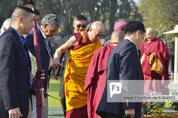 The Dalai Lama is meeting with the highest Buddhist dignitaries  Buddhists from all over the world meet for a communal prayer  Global Buddhist Congregation 2011  at Gandhi Smitri  New Delhi  India  Asia