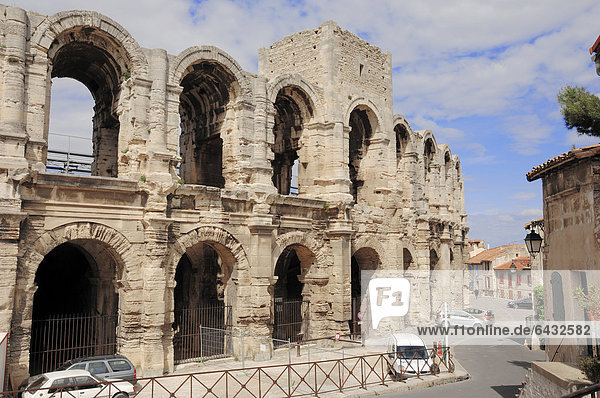 Römisches Amphitheater  genutzt als Stierkampfarena  Arles  UNESCO Weltkulturerbe  Bouches-du-Rhone  Provence-Alpes-Cote d'Azur  Südfrankreich  Frankreich  Europa  ÖffentlicherGrund