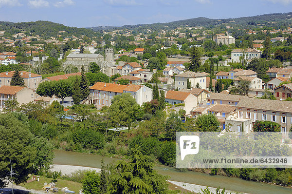 Blick auf Vaison-la-Romaine  Vaucluse  Provence-Alpes-Cote d'Azur  Südfrankreich  Frankreich  Europa  ÖffentlicherGrund
