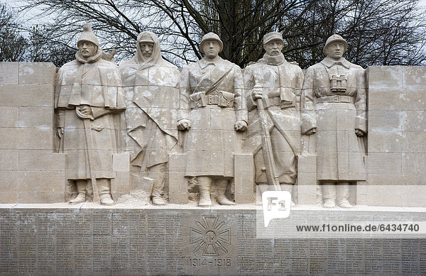 Denkmal für Gefallene im Ersten Weltkrieg  Verdun  Frankreich  Europa