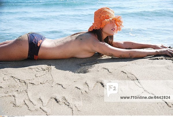 Frau am Strand