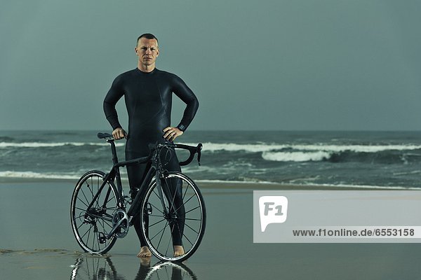 Mann  Strand  Tauchanzug  Kleidung  Fahrrad  Rad