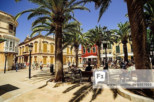 Quadrat  Quadrate  quadratisch  quadratisches  quadratischer  Stadtplatz  Menorca  Balearen  Balearische Inseln  Spanien