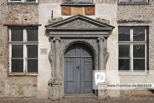 Renaissanceportal  Kaufmannshaus von 1568  Jacobiturmstrasse  Stralsund  Mecklenburg-Vorpommern  Deutschland  Europa
