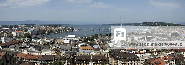 Panorama von Genf mit Blick auf den Genfersee mit Jet d'eau  Genf  Schweiz  Europa