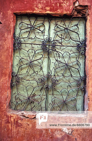 Gittermuster  Gitter  Detail  Details  Ausschnitt  Ausschnitte  Fenster  verziert  Jalousie