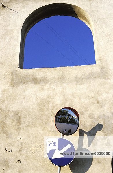 Wand  Straße  Zeichen  frontal  Spiegel  Signal