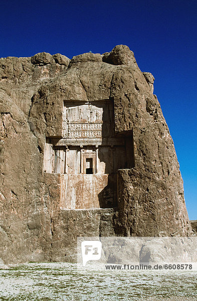 Tomb Of Darius Ii  Naqsn-I-Rustam