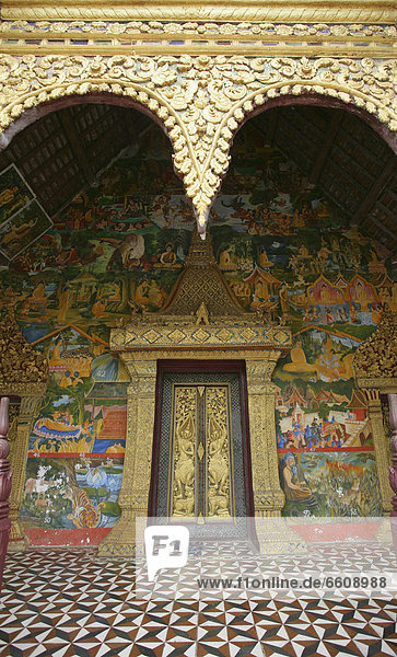 Doorway Of Ornate Gilded Wat