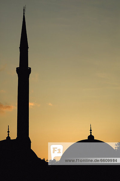 Kuppel  blau  Kuppelgewölbe  Abenddämmerung  Minarett  Moschee