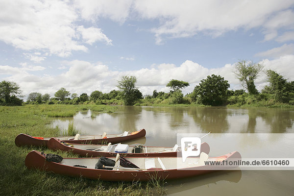 Canoes On The Lower Zambezi
