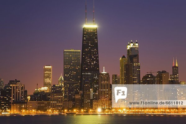 Einkaufszentrum  Nacht  Hochhaus  John Hancock Tower  Chicago