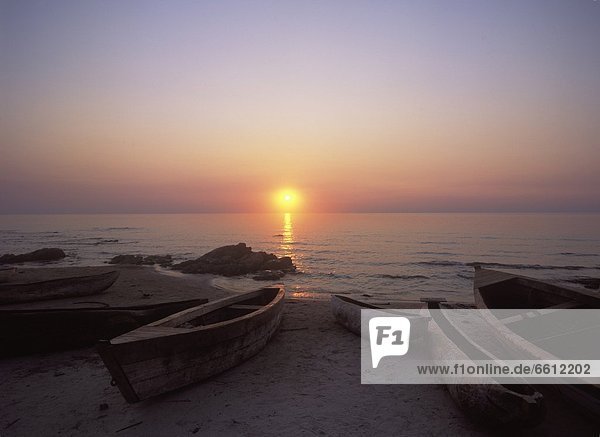 Strand  Sonnenuntergang  See  Boot  Kanu  angeln  Malawi