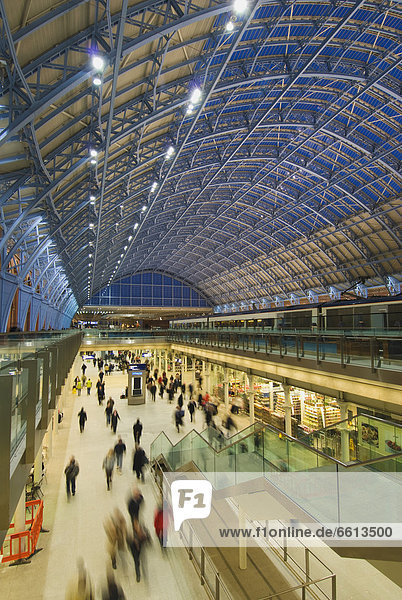 London  Hauptstadt  kaufen  Zimmer  England  Haltestelle  Haltepunkt  Station
