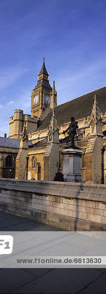 Häuser des Parlaments in Westminster  London  England  Großbritannien