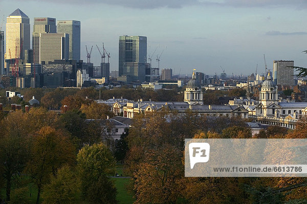 Greenwich Park und Canary Wharf Skyline  London  Großbritannien