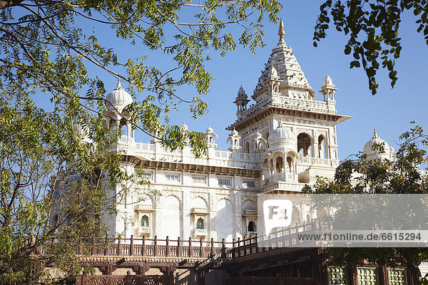 Jaswant Thada In Jodphur Rajasthan India © Andy Kerry / Axiom