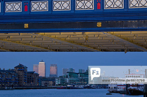 Canary Wharf Central Business District  London  Uk © Charles Bowman /Axiom