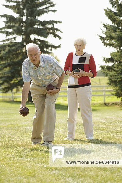 Senior  Senioren  spielen  Sport