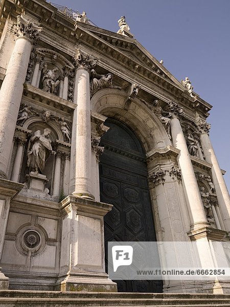 zuprosten  anstoßen  Basilika  Italien  Venedig