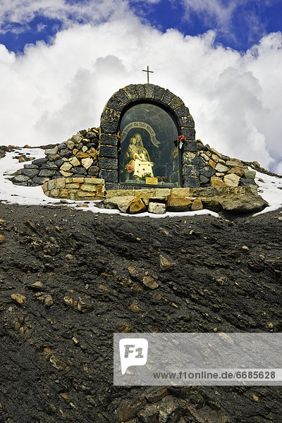Shrine on Mountainside