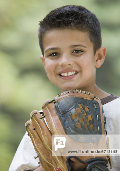 Boy mit Baseballhandschuh