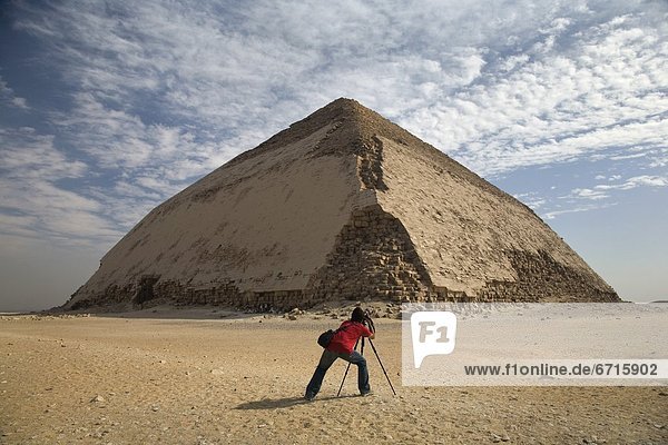 pyramidenförmig  Pyramide  Pyramiden  Mann  Fotografie  nehmen  Pyramide