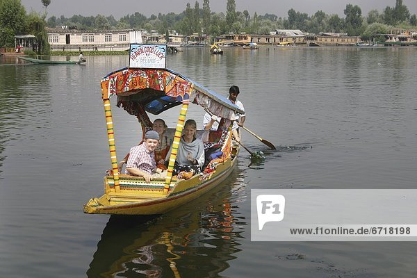 bedecken  fahren  Tourist  Boot