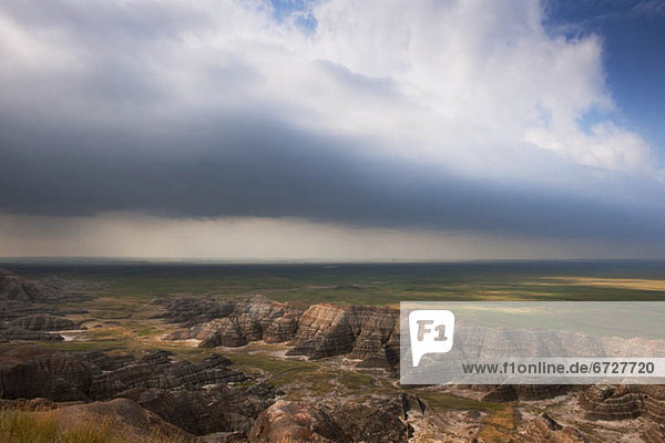 Vereinigte Staaten von Amerika USA Nationalpark Berg grau Wolke über Steppe South Dakota dicht