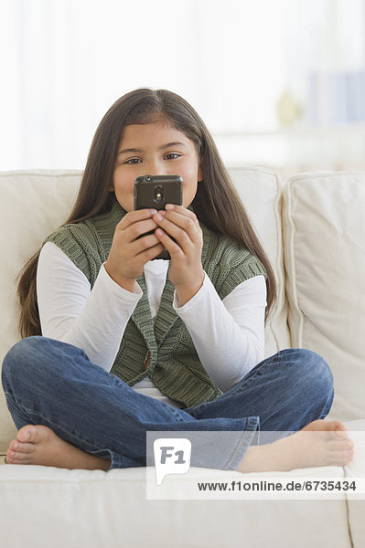 Handy  benutzen  Kurznachricht  10-11 Jahre  10 bis 11 Jahre  Mädchen