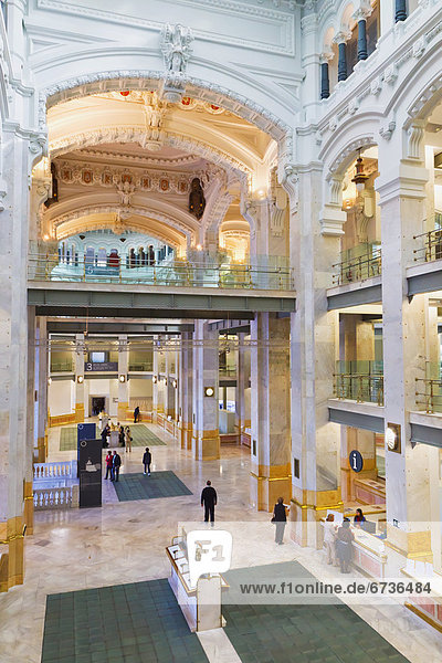 Madrid Hauptstadt Halle Stadt Palast Schloß Schlösser Zentrale