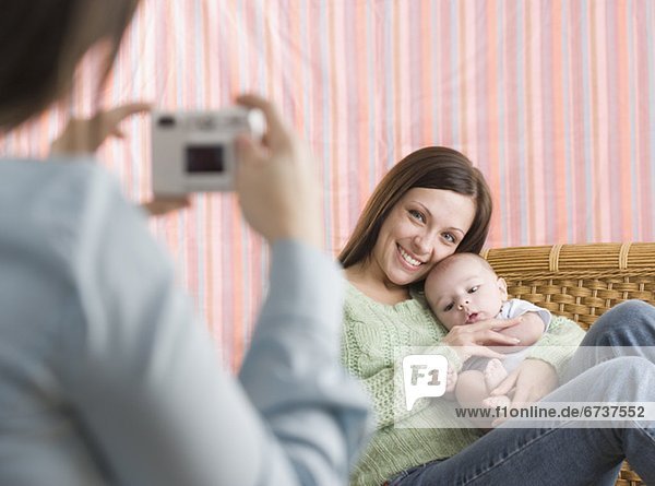 Fotografie  nehmen  Mutter - Mensch  Baby