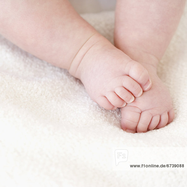 Close up of babyÕs feet