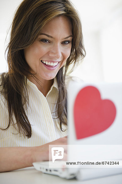 Frau Internet flirten