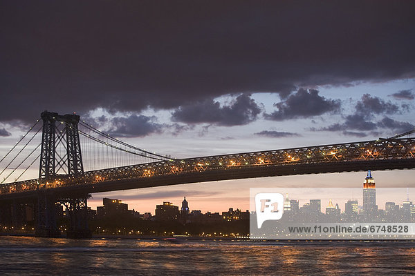 Vereinigte Staaten von Amerika  USA  New York City  Manhattan  New York State  Williamsburg Bridge