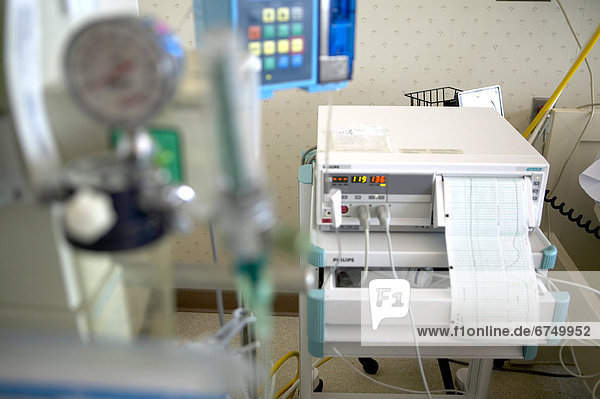 Faxgerät  Zimmer  Krankenhaus  Infusion  Geburt
