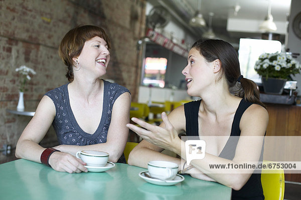 sprechen  Freundschaft  über  Kaffee