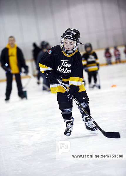 Junge - Person üben jung Hockey