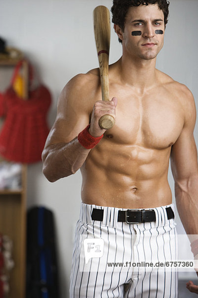 Portrait  Zimmer  halten  Spiel  Baseball  Freier Oberkörper  nackt  Spind