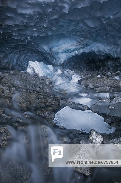 Eis  fließen  blau  Bach  Höhle  Northwest Territories