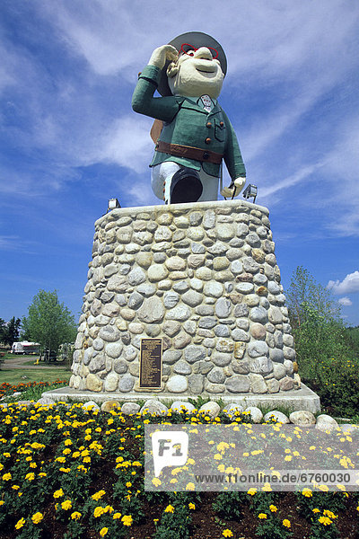 Statue of Josiah Flintabbatey Flonatin  Flin Flon  Manitoba