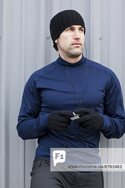 Vereinigte Staaten von Amerika  USA  Fitnesstraining  Portrait  Mann  Kleidung  Seattle
