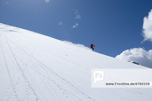hoch  oben  Skifahrer  schnitzen  Gesichtspuder  British Columbia  Garibaldi Provincial Park