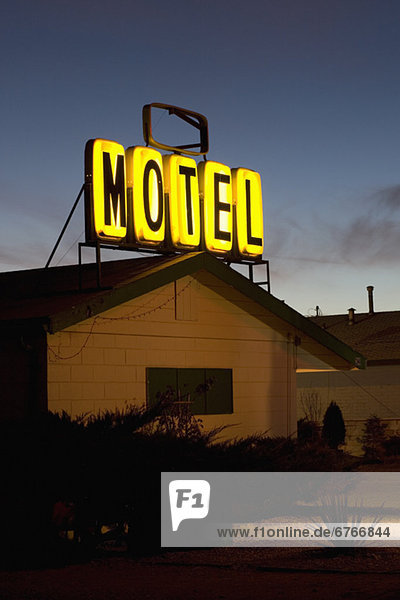beleuchtet  Zeichen  Motel  Signal