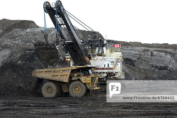 nahe  Anschnitt  Planung  Fluss  Sand  Festung  Alberta  Bergwerk  Grube  Gruben  Öl