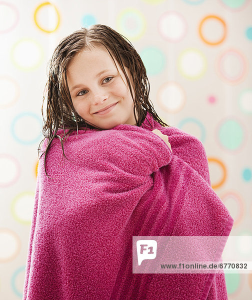 Vereinigte Staaten von Amerika  USA  Portrait  Handtuch  10-11 Jahre  10 bis 11 Jahre  Mädchen  Utah  umwickelt