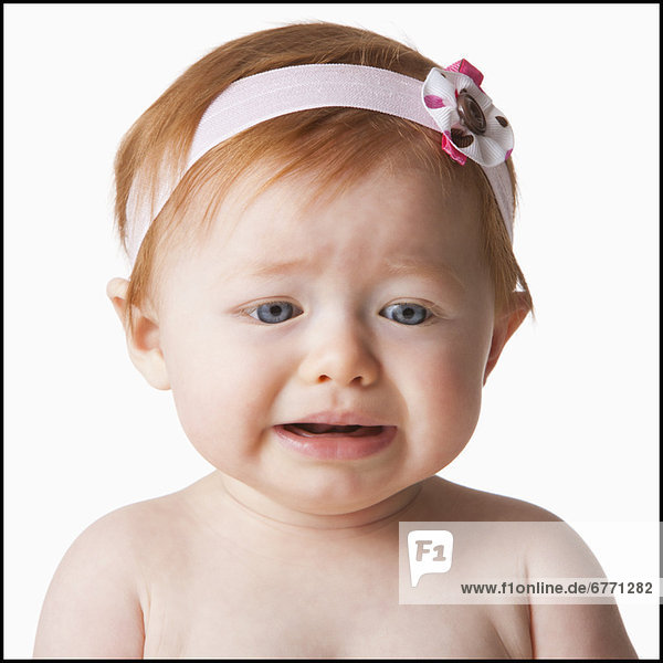 Studioaufnahme  weinen  Portrait  Mädchen  Baby