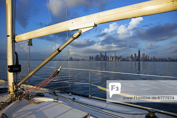 Vereinigte Staaten von Amerika USA Skyline Skylines Großstadt See Yacht Chicago Illinois Michigan