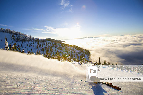 Vereinigte Staaten von Amerika  USA  Berg  Skifahrer  Sonnenaufgang  Hang  Weißfisch